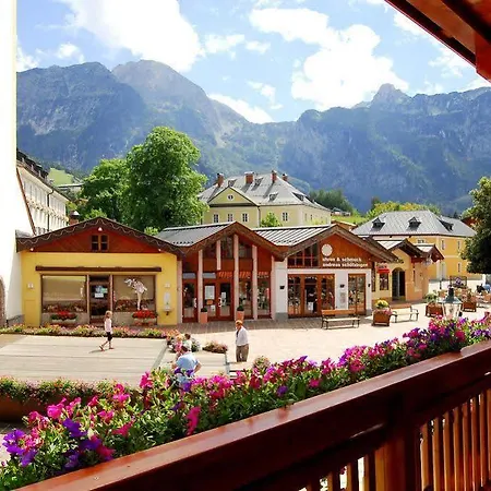 Weisses Rossl Hotel 3*