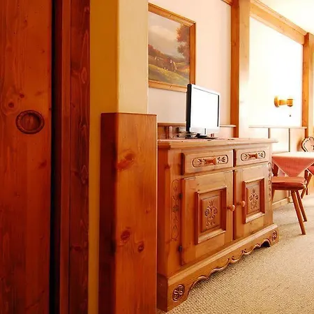 Weisses Rossl Hotel 3*