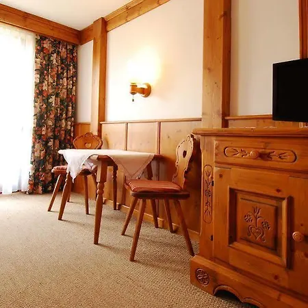 Weisses Rossl Hotel 3*